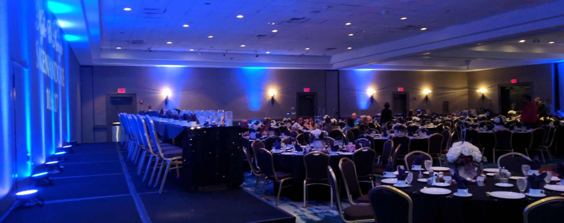 Blue Uplighting Radisson Green Bay Sound Sensations Entertainment