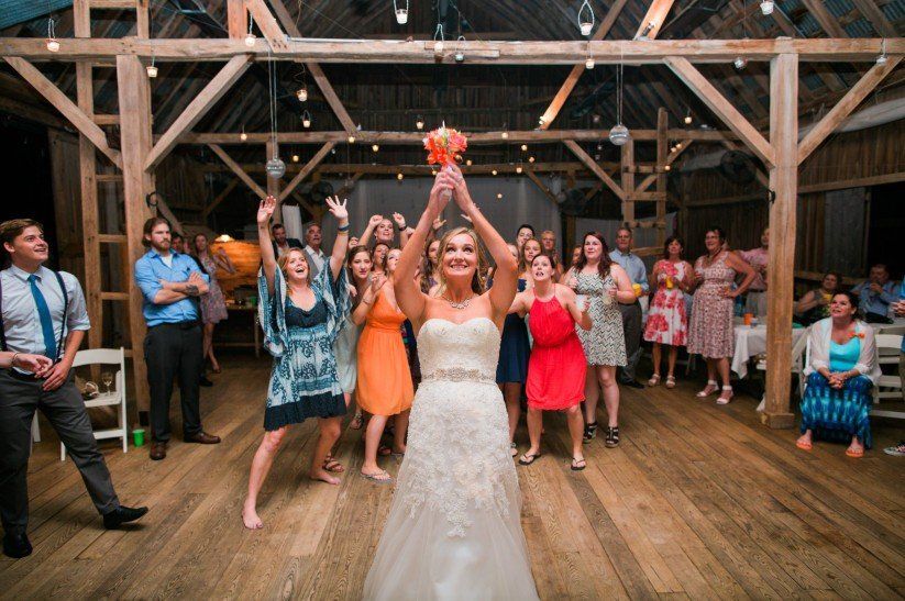 fun bouquet and garter toss ideas, sound sensations entertainment