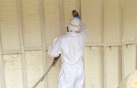 spray insulation pose 