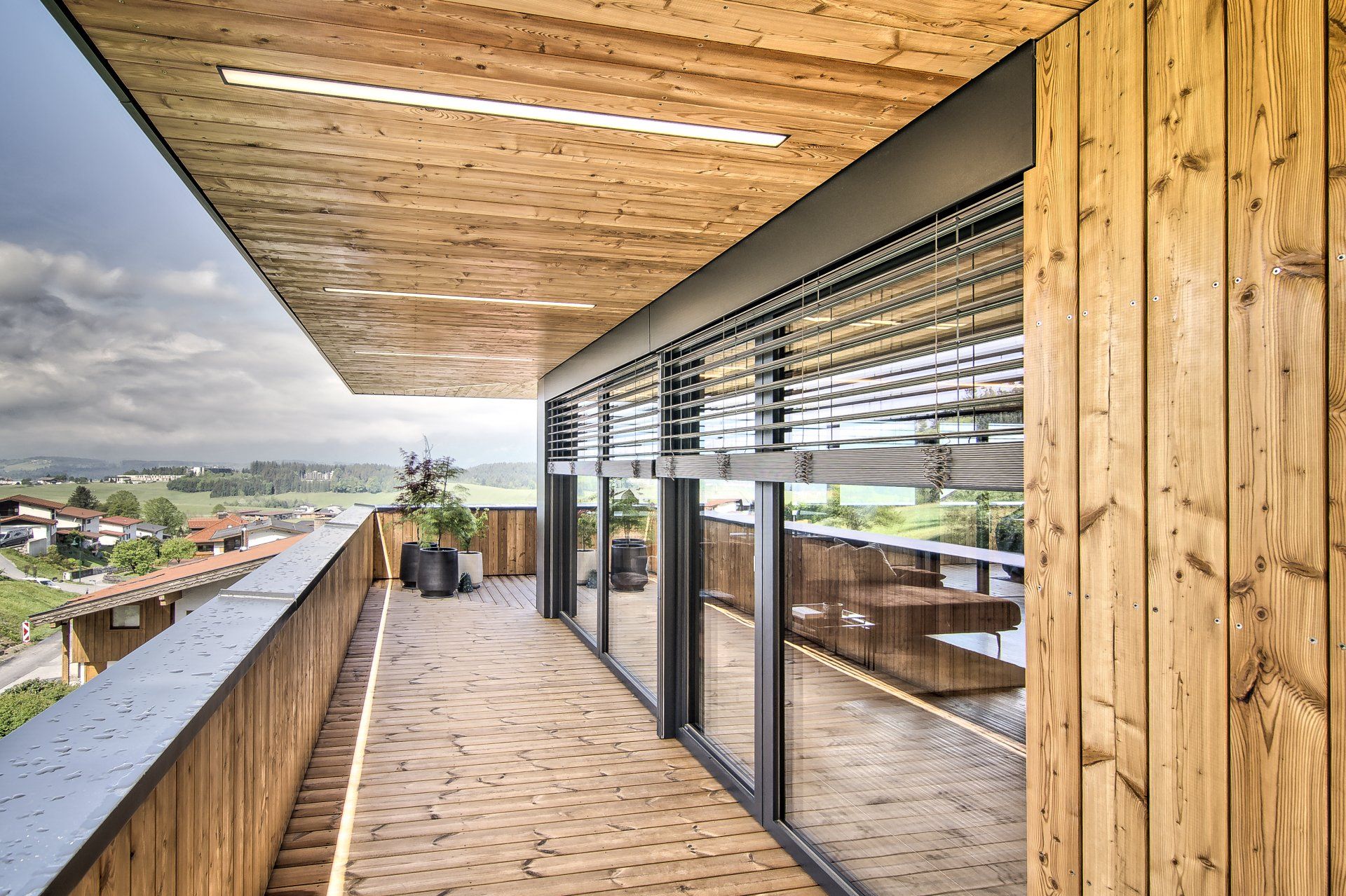 Balkon aus Holz