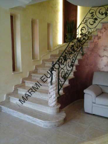 scala in pietra con passamano in ferro