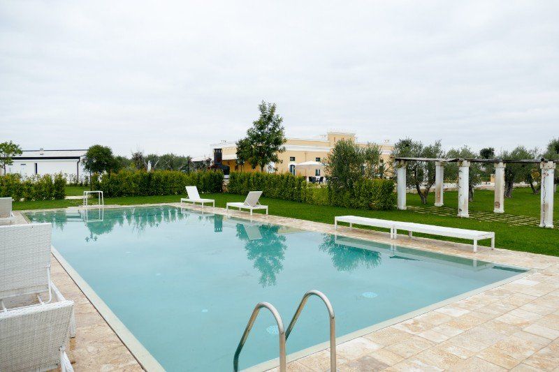 Piscina esterna dell'agriturismo