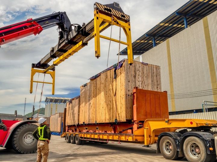 movimentazione casse di legno di grandi dimensioni