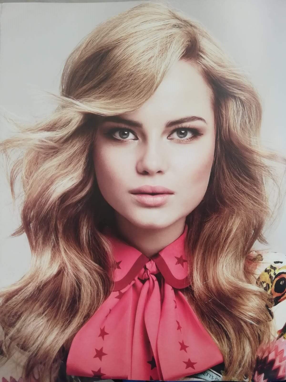 Capelli mossi con frangia