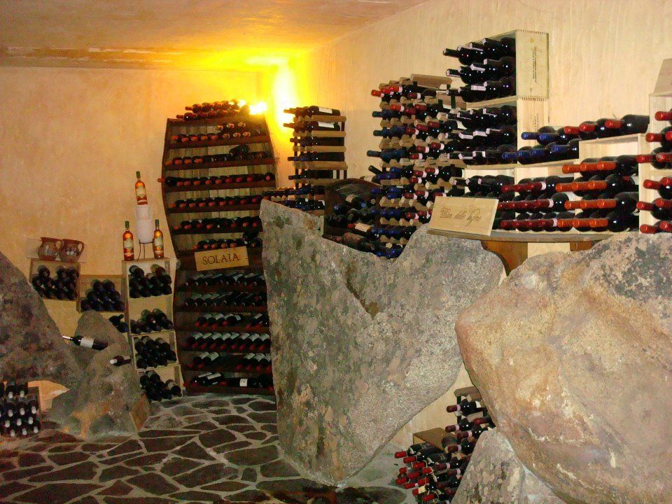 Sardische und nationale Weine