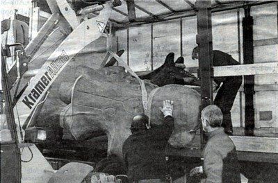 Ein Schwarzweißfoto eines Kramer-LKW
