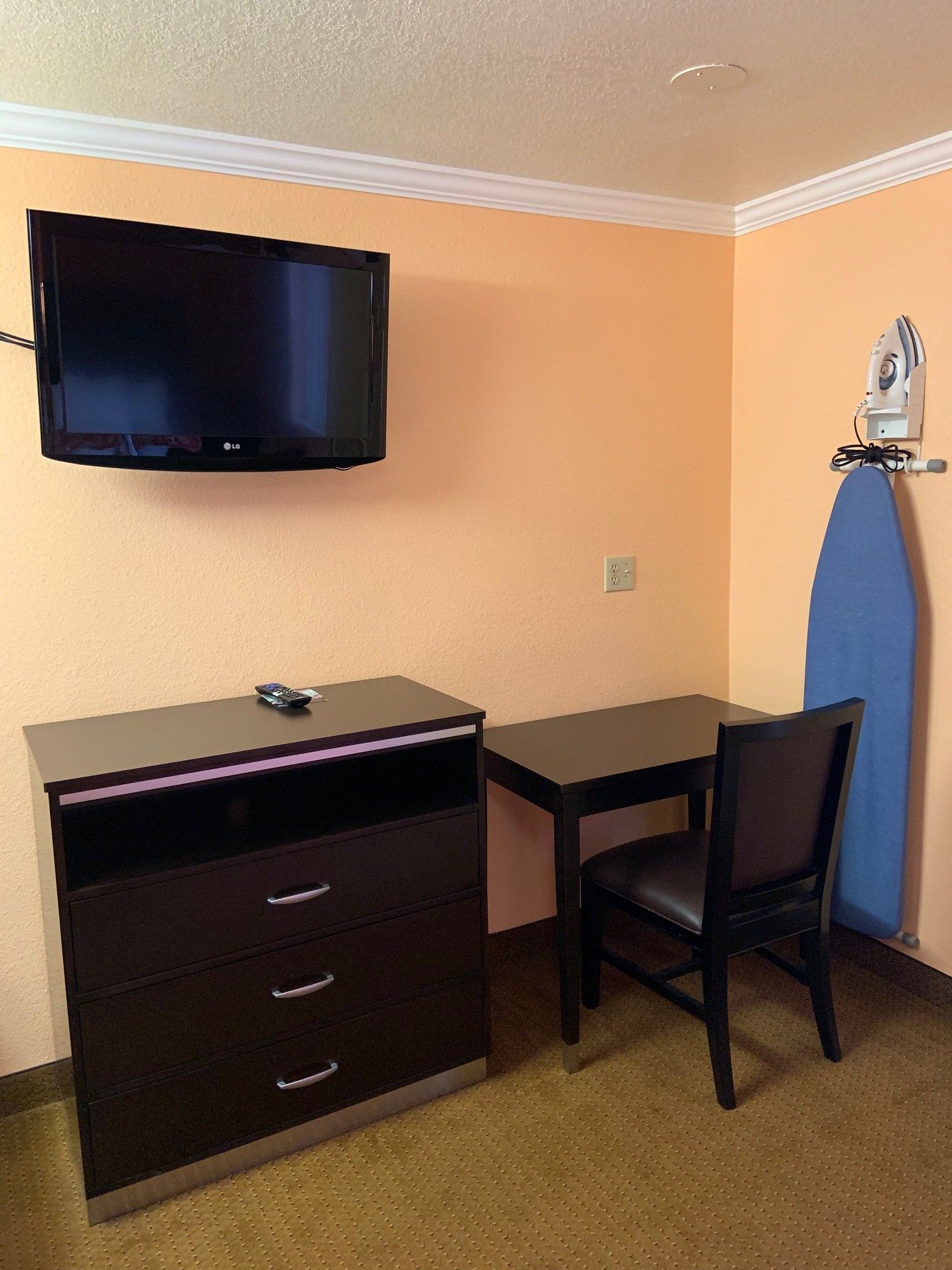 Room with Television and Drawers — Mountain View, CA — Budget Motel