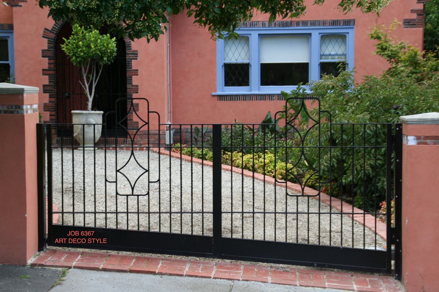 dark iron gate