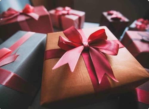 Ace Paints Holiday Gifts
