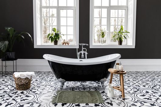 bathtub with stool and toiletries Restyle Your Home for the New Year | Ace Paints