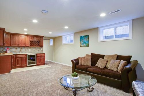 How to Choose the Right Paint to Waterproof