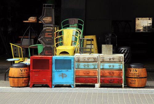 How to Distress Furniture with Glaze