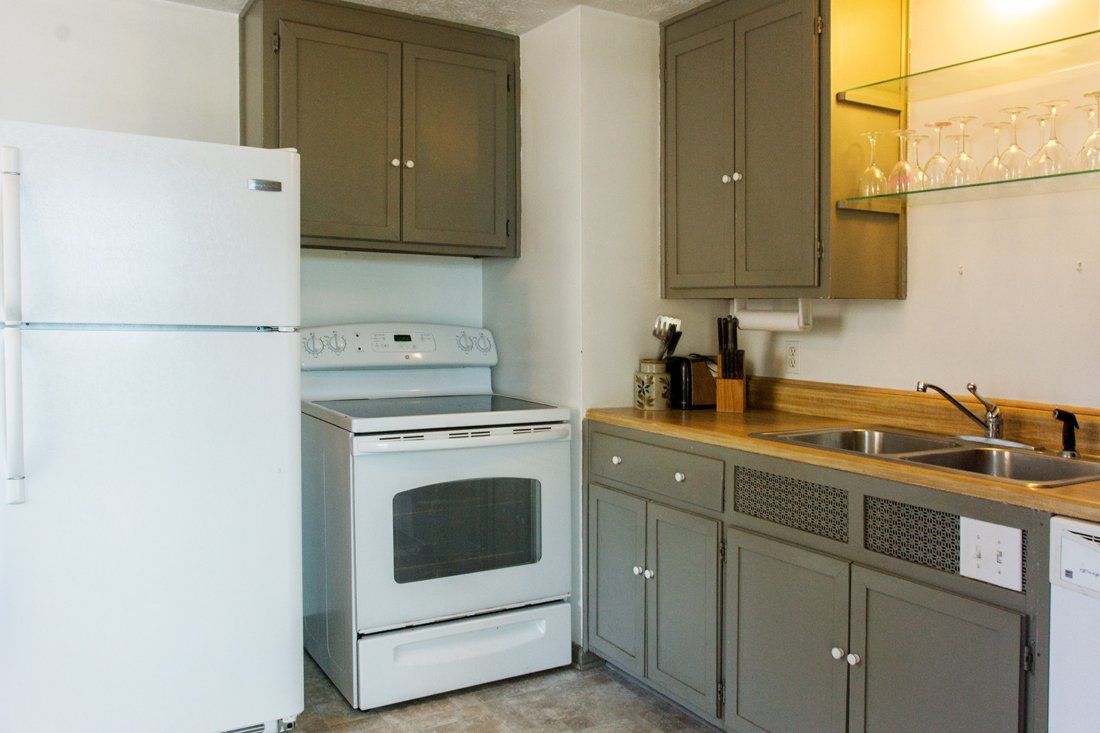 equipped kitchen student rental
