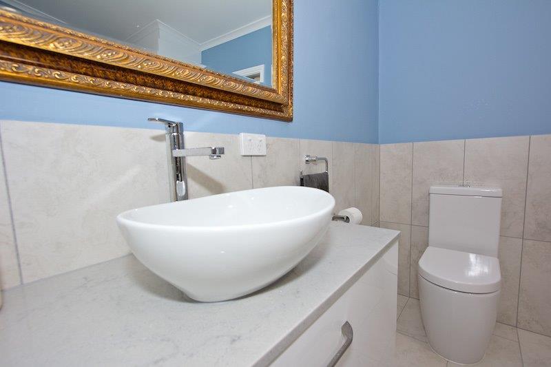bathroom\
