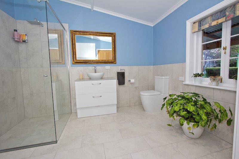 bathroom\