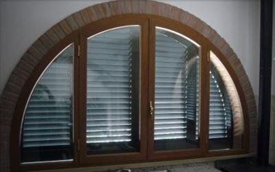 Finestra ad arco in PVC