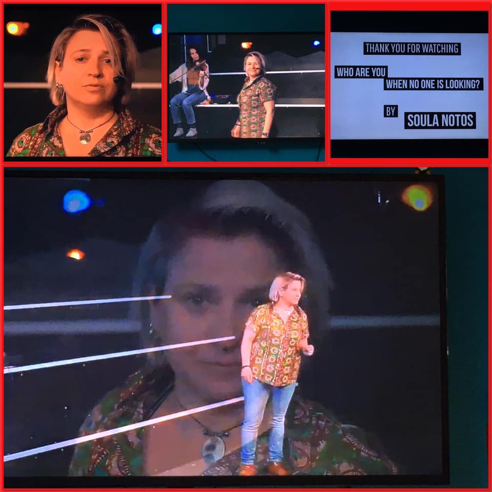 Collage van een sprekende podiumartiest, een close-upportret en tekstblokken op een donkere achtergrond.