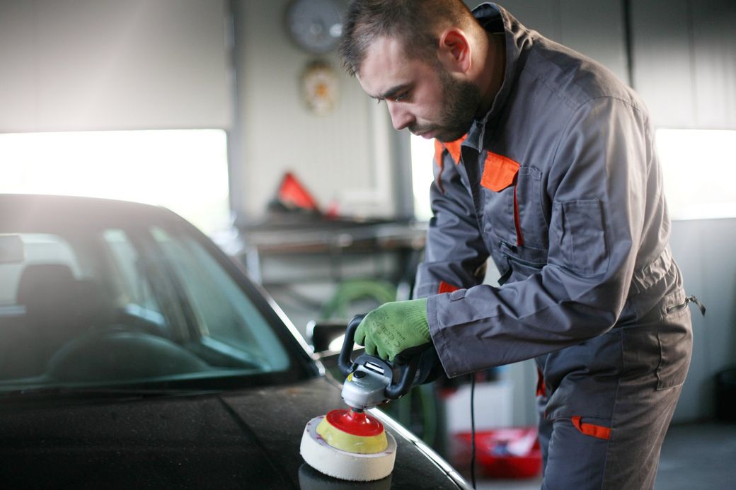 polishing car