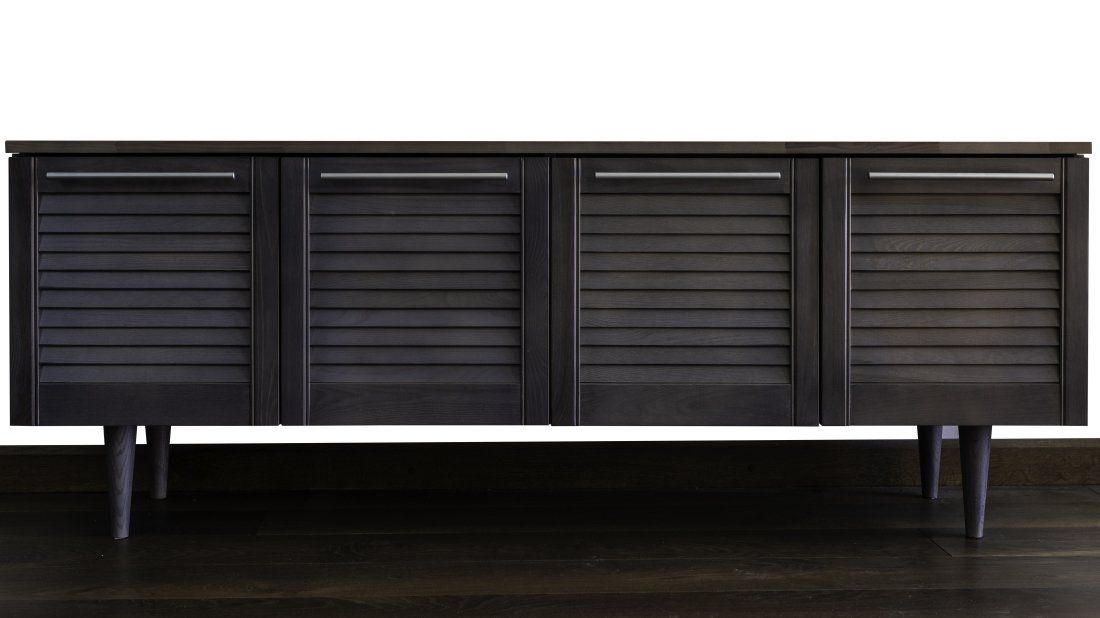Manufacture of wooden chests of drawers