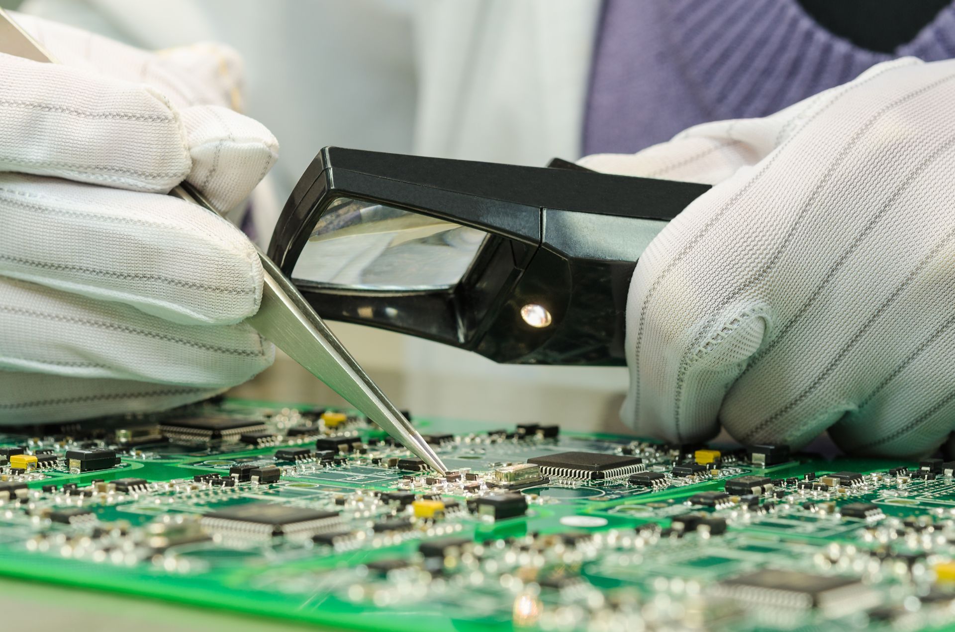 laboratorio sterile per la resinatura di circuiti elettrici ed elettronici