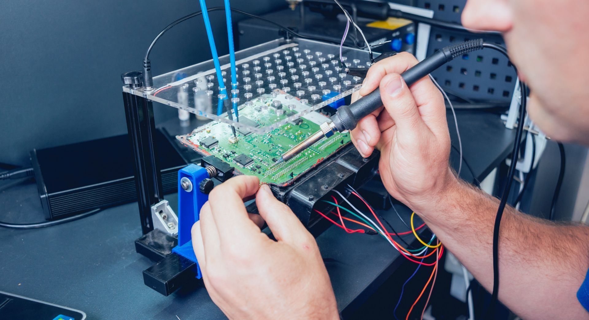 resinatura di circuito elettronico