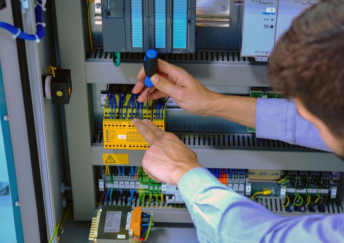installazione e manutenzione impianti elettrici