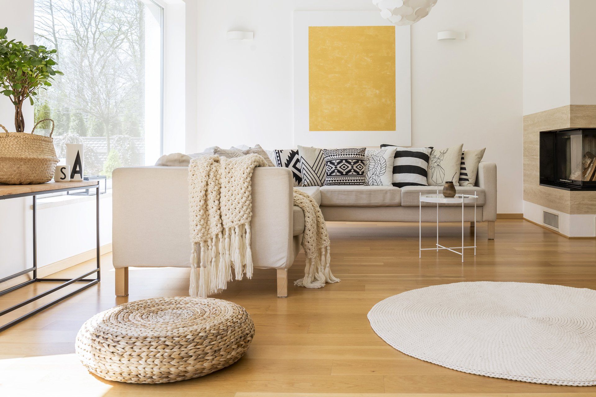 LAMINATE & HARDWOOD
