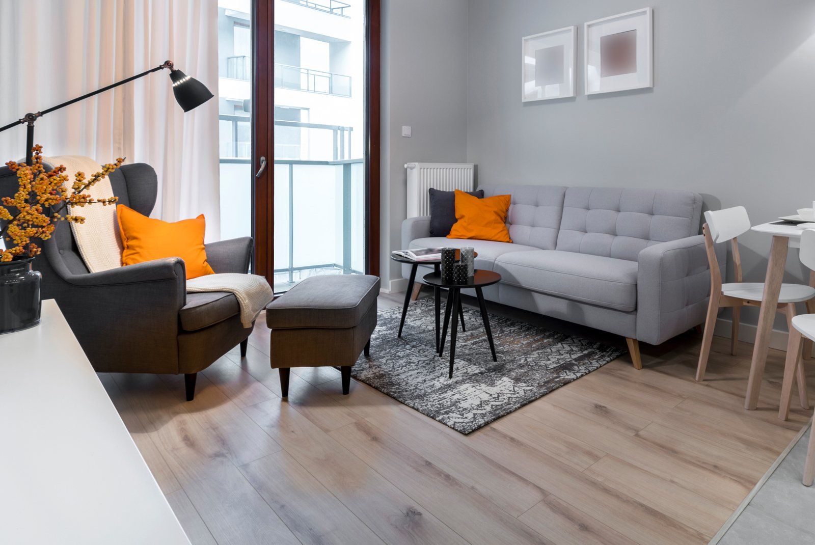 VINYL FLOORING