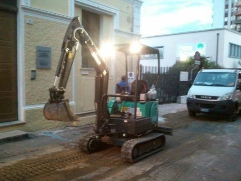 mezzo per una demolizione