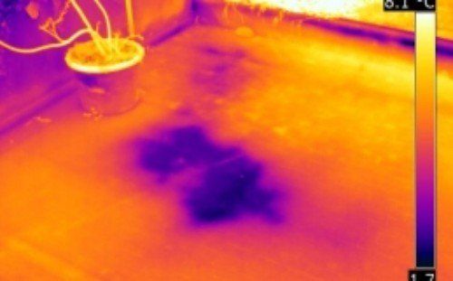 immagine viola e arancio per rilevamento perdite acqua
