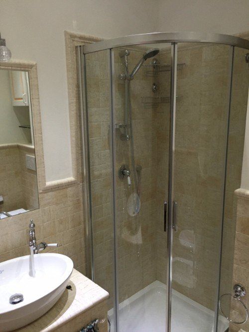 Bagno con cabina doccia