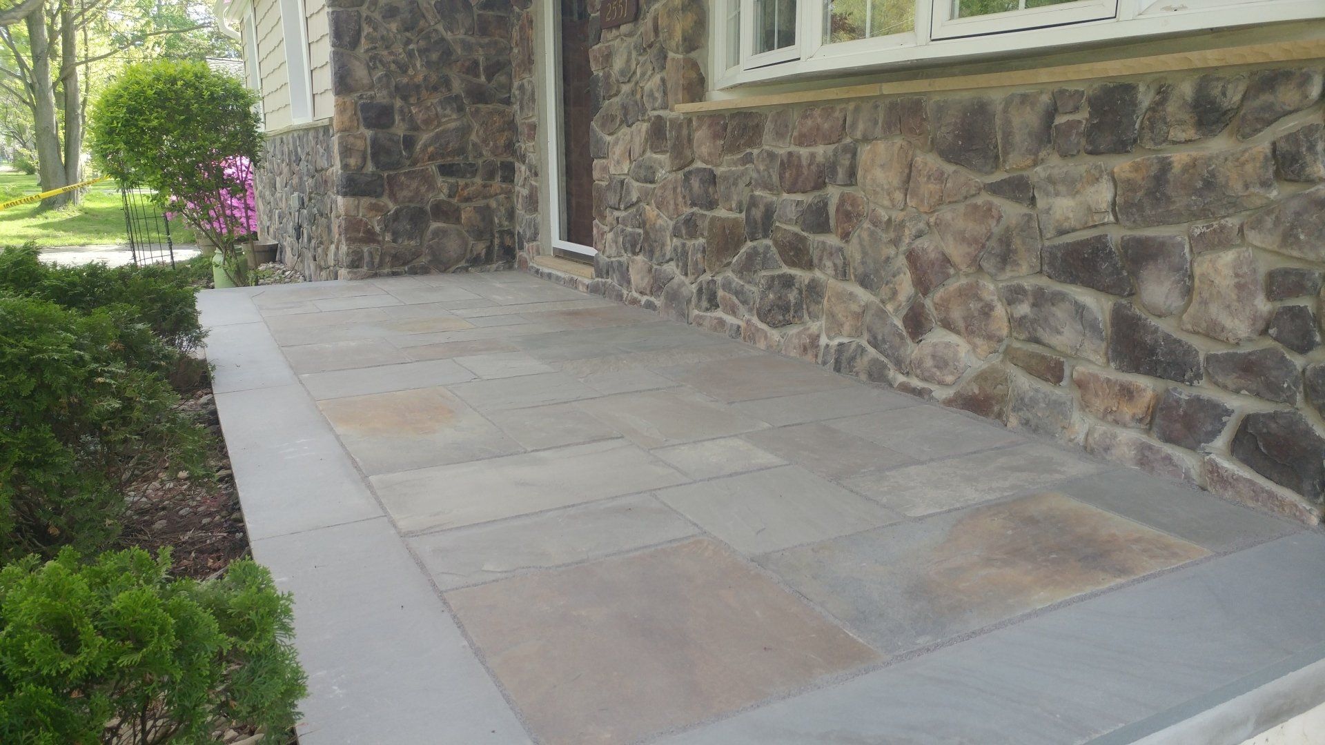 Bluestone - random mix pattern on porch