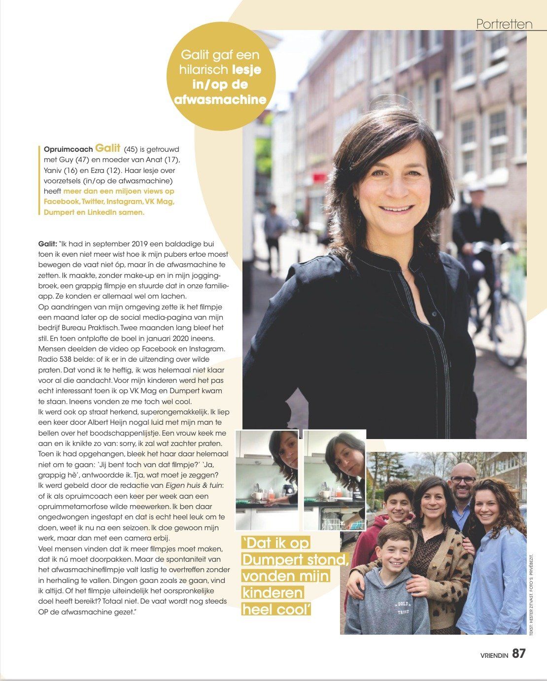 Galit lacht buiten, met tekst op een tijdschriftpagina; familiefoto's eronder.
