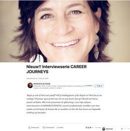 Galit lacht voor een tekst die een interviewreeks van Career Journeys aankondigt.