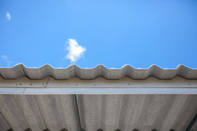Asbestos roof removal