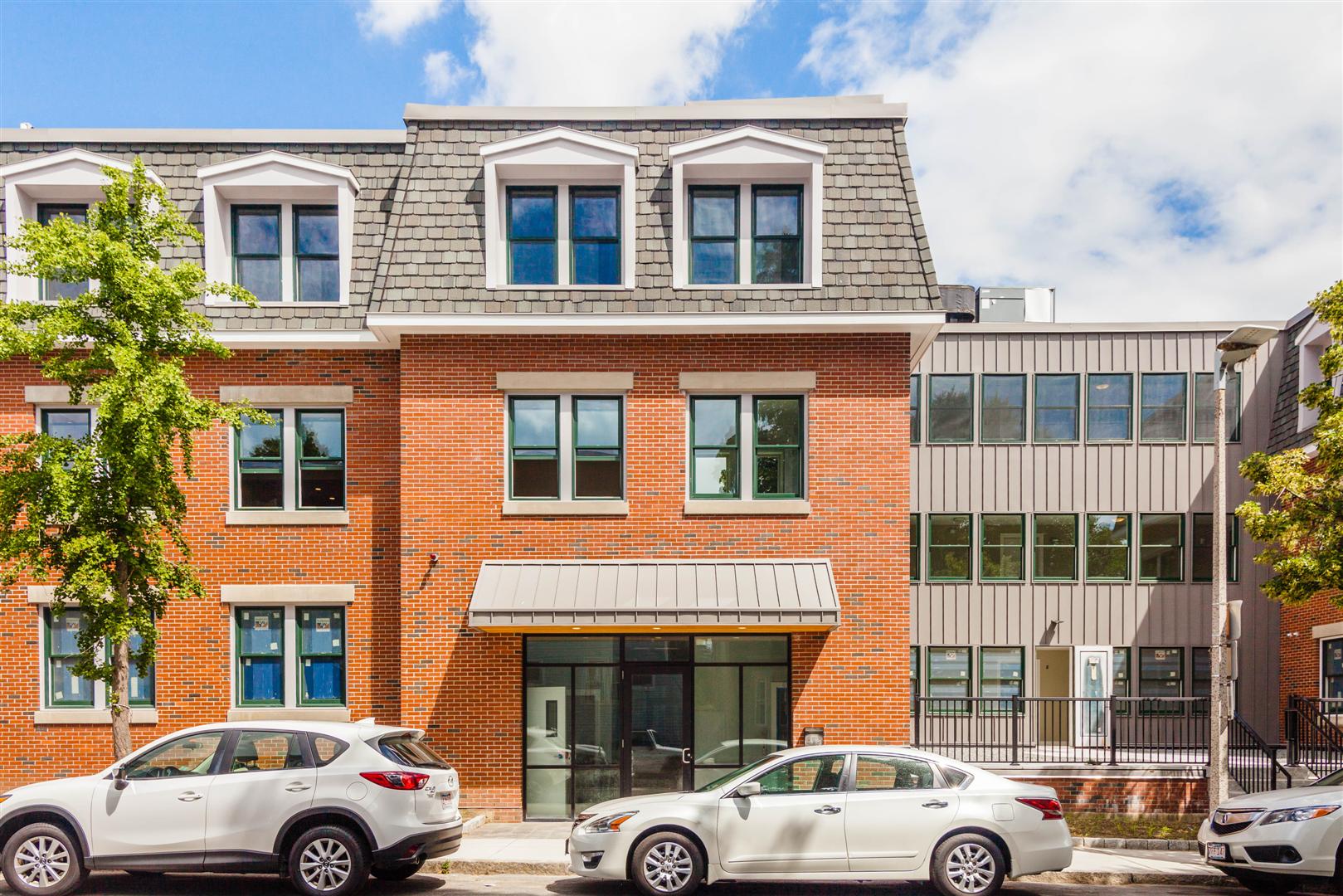 906 E 2nd Street