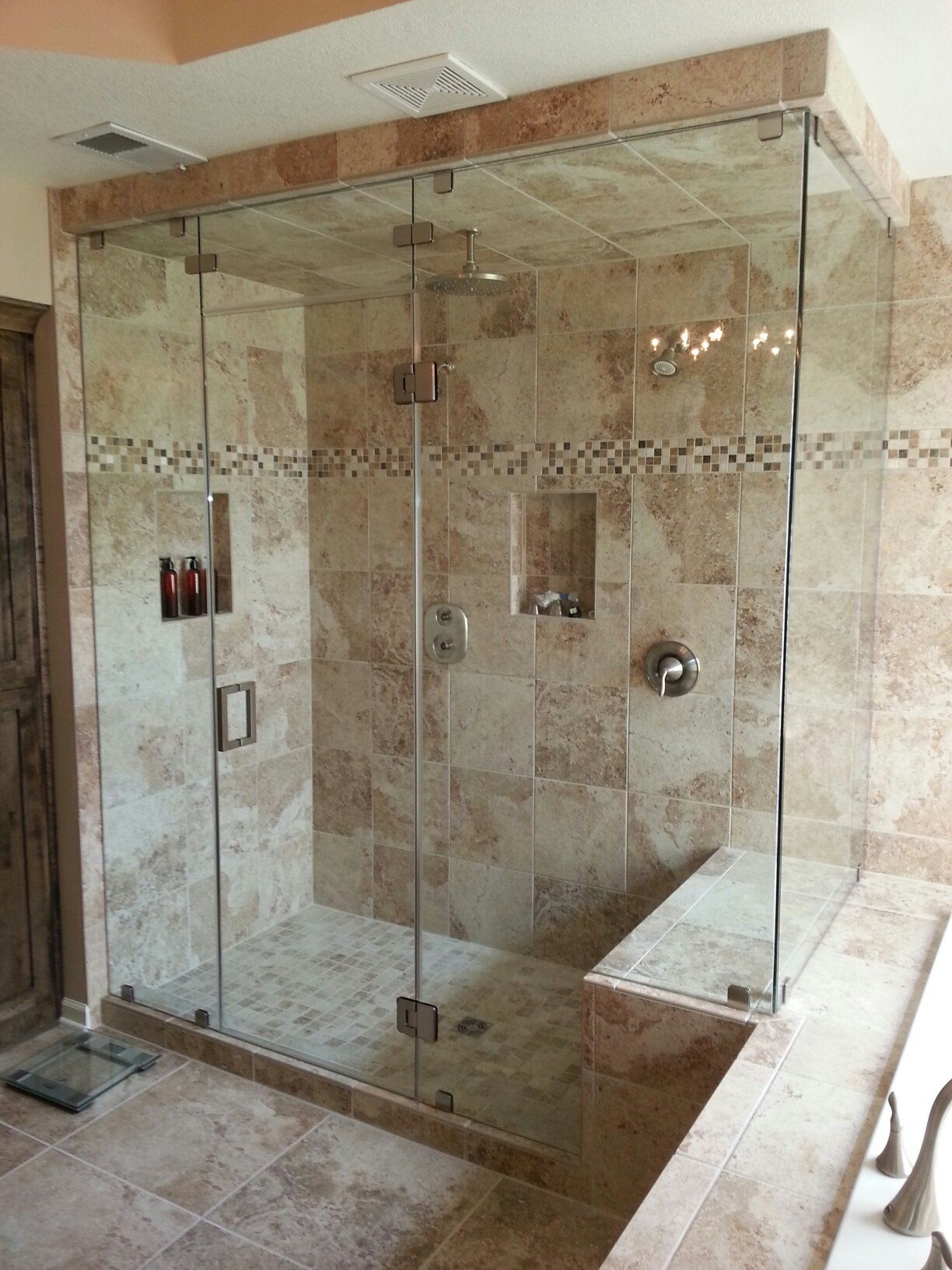 Bathroom Tub Doors — Glass Door in Olathe, KD Bathroom Tub Doors — Glass Door in Olathe, KD