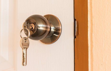 Door lock and keys