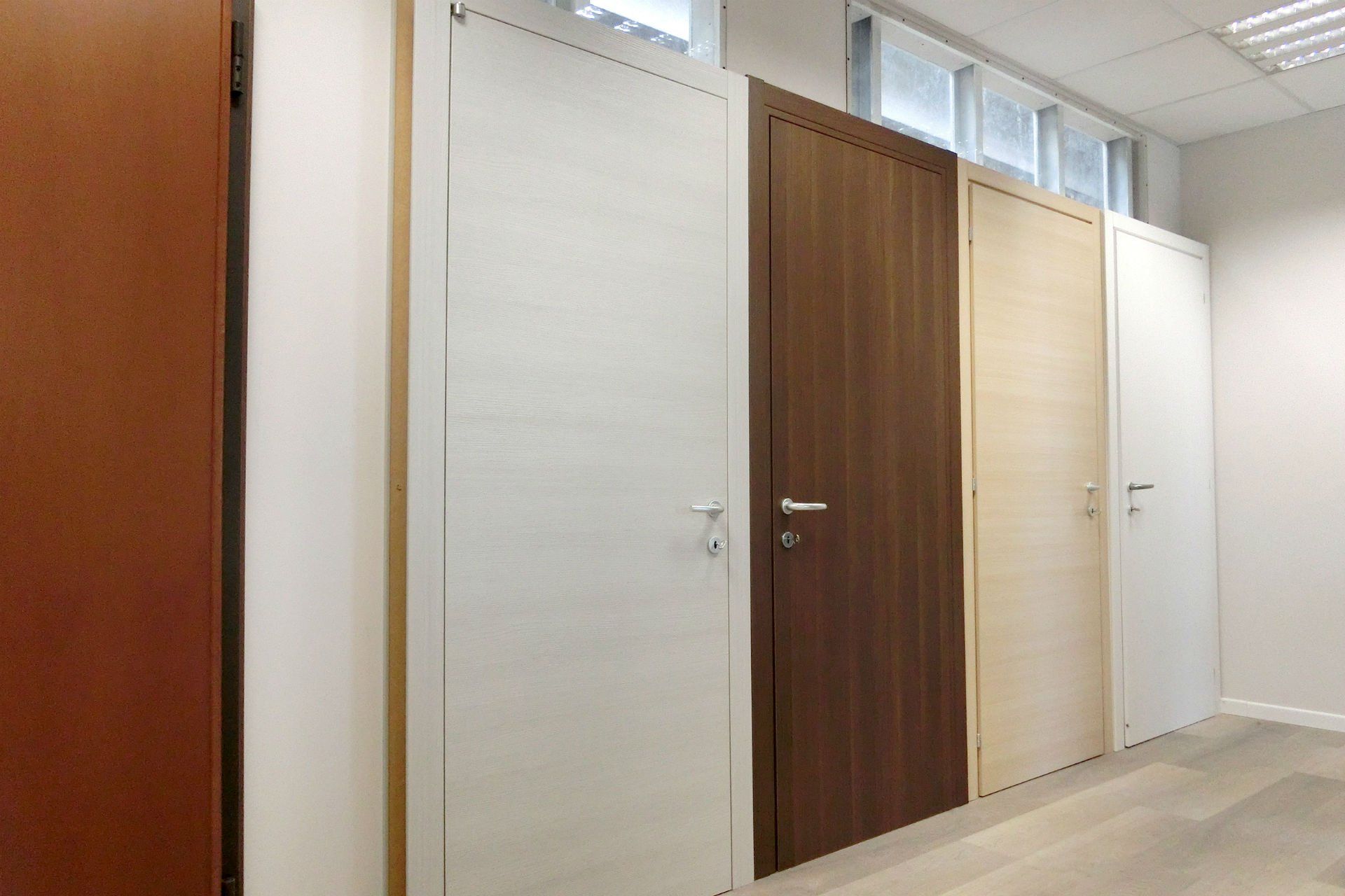 assortimento di porte da interni in PVC