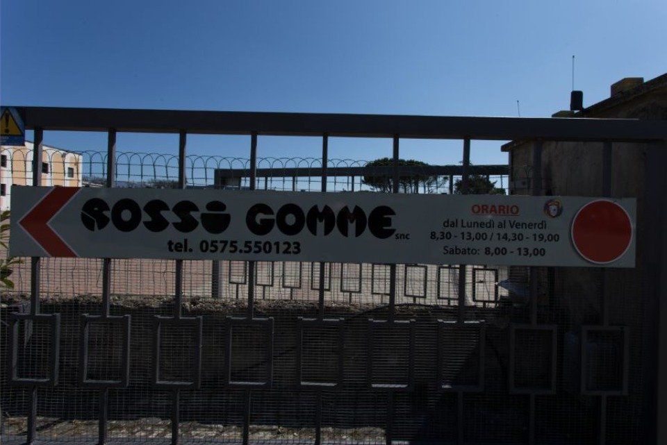 piazzale esterno Rossi Gomme