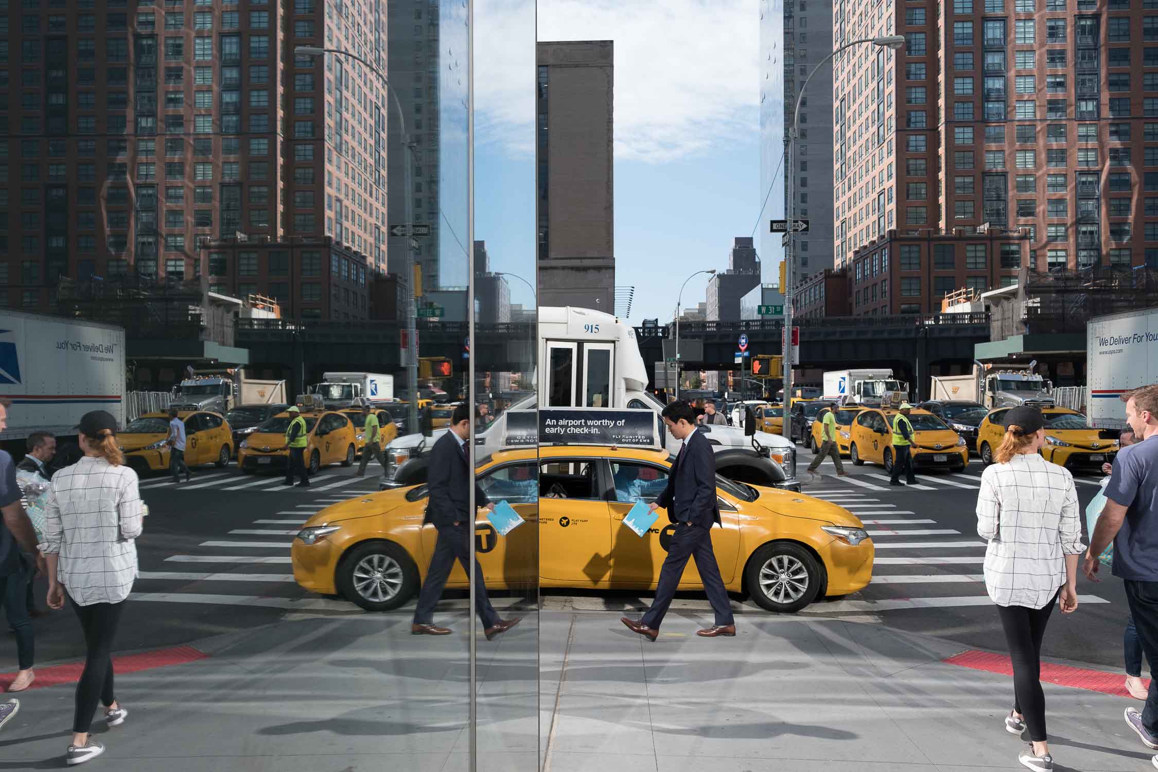 445 West 35th Taxi