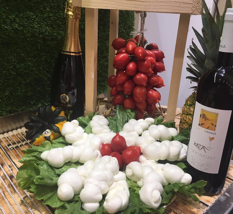 Bocconcini di mozzarella con pomodori