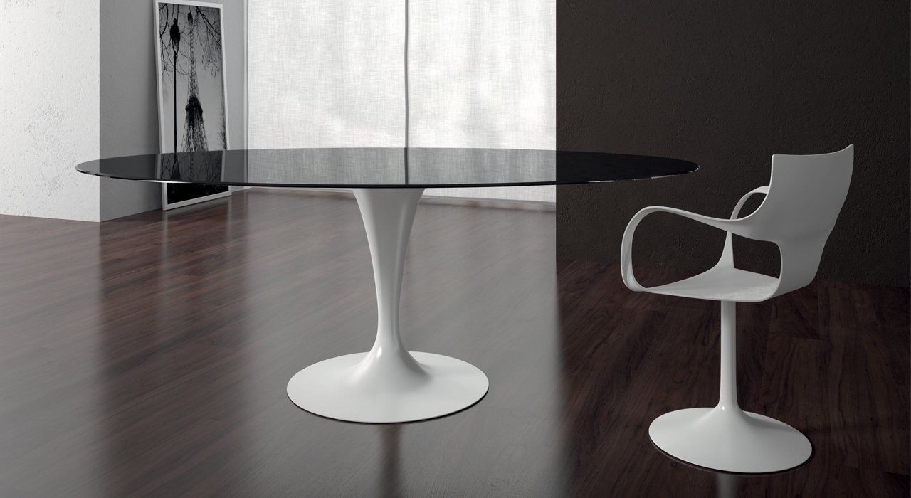 Flute Sovet italia flute Oval Dining Table and Flute Girevole Dining Chairs