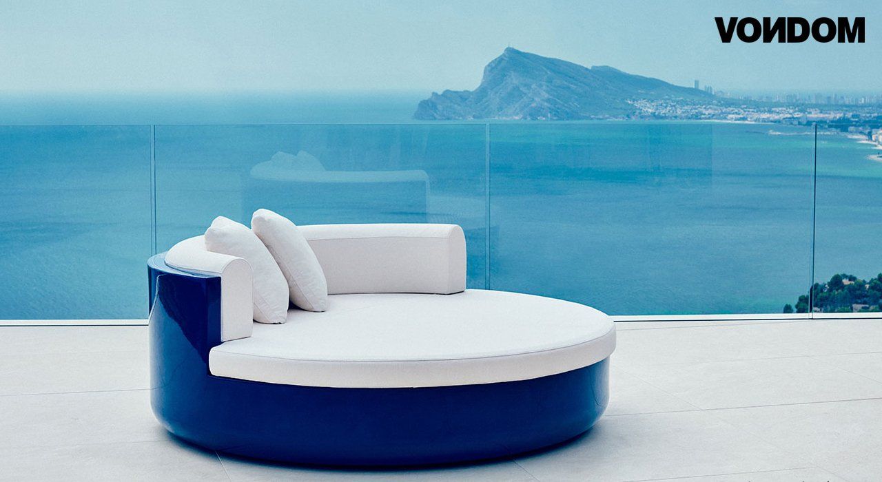 Vondom ULM daybed with LED lighting