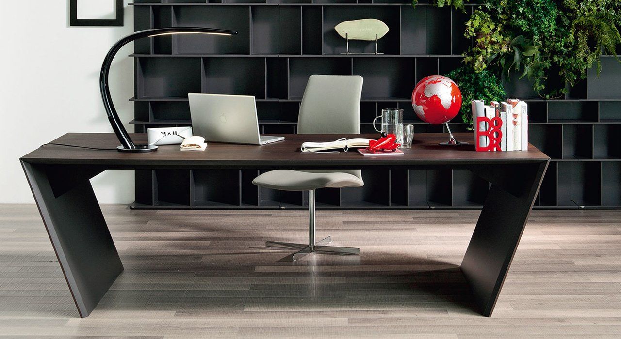 Cattelan italia vega desk made in italy.