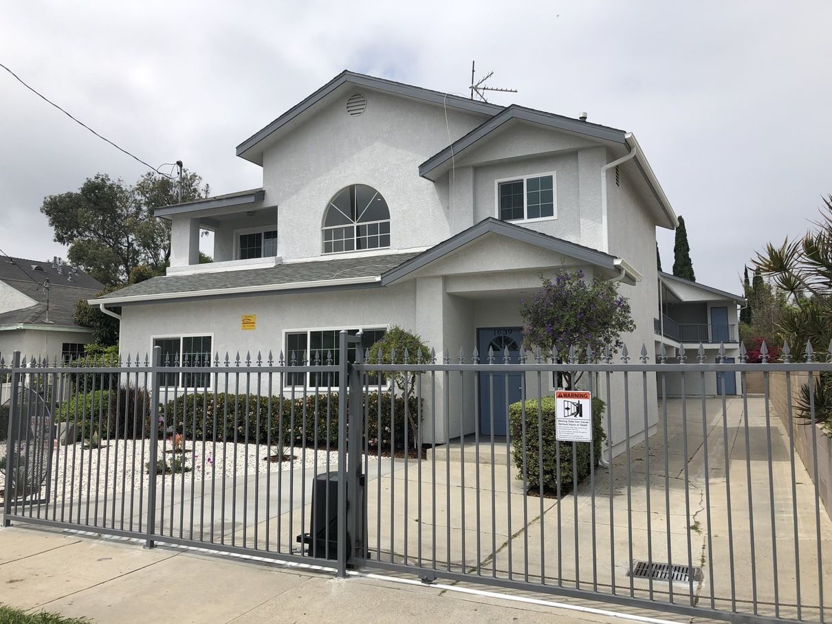 Multifamily apartment building in Torrance