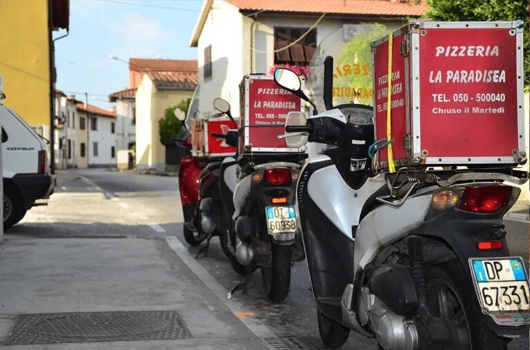 Scooter per consegne pizza