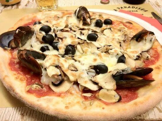 Pizza con cozze