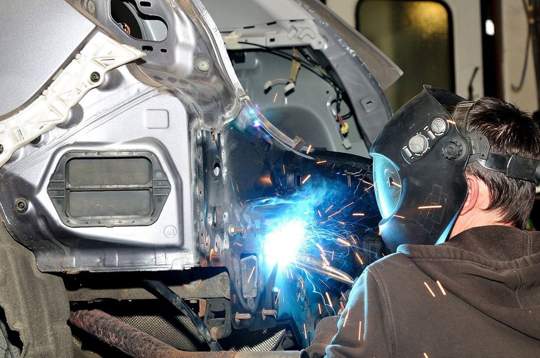 Manutenzione motore auto
