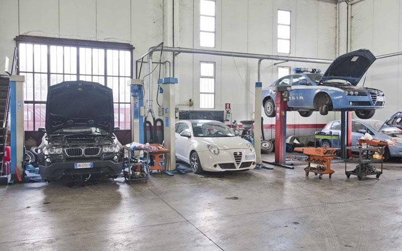 ponti di sollevamento officina auto